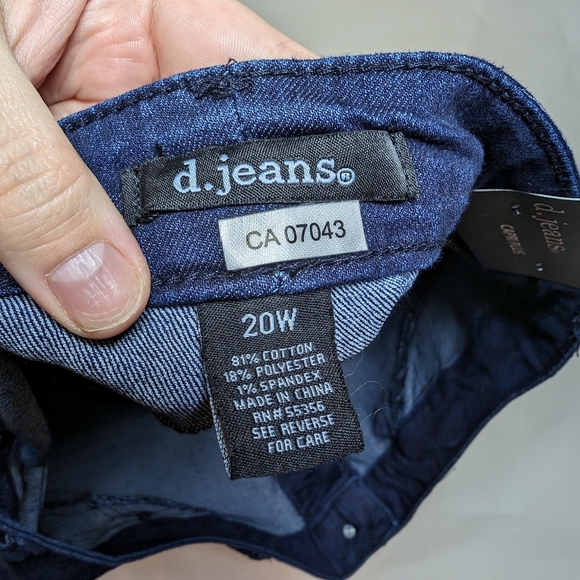 D. Jeans Modern Fit Plus Capris Size 20W Dark Denim Wash Cropped Pant Woman - Picture 3 of 6